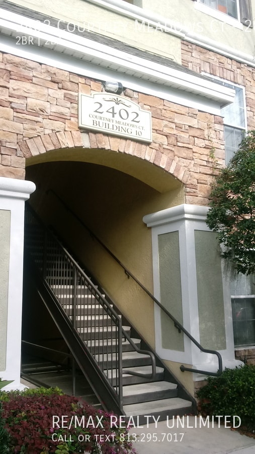 Building Photo - 2402 Courtney Meadows Ct Unit 201