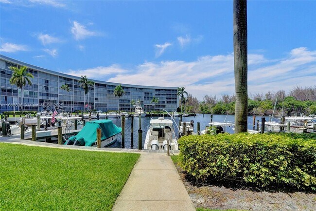 Photo - 1523 E Hillsboro Blvd Condo Unit 837