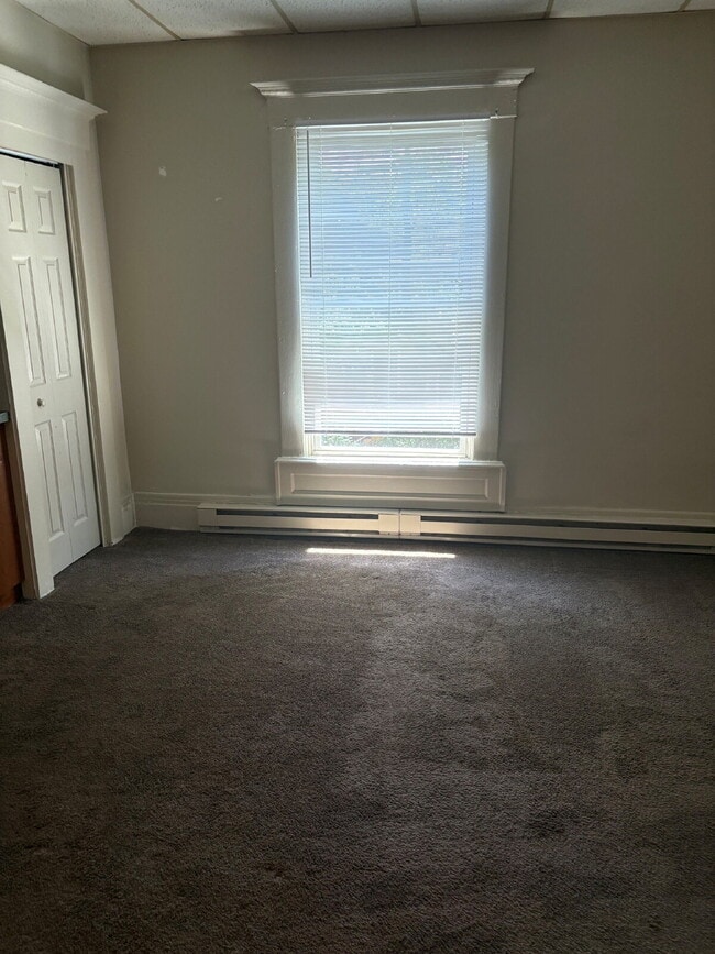 Photo - Super Clean 1 Bedroom Apartment Unit 6