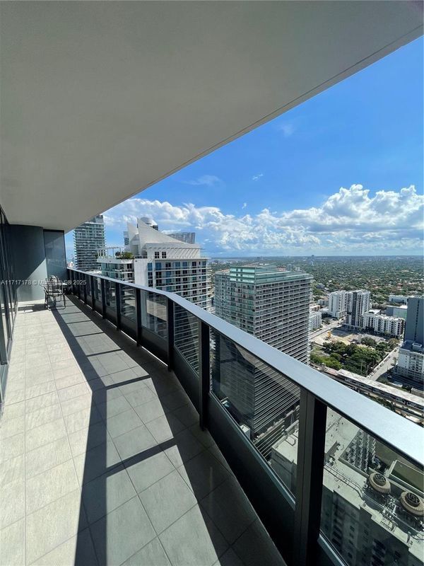 Building Photo - 1000 Brickell Plaza Rental