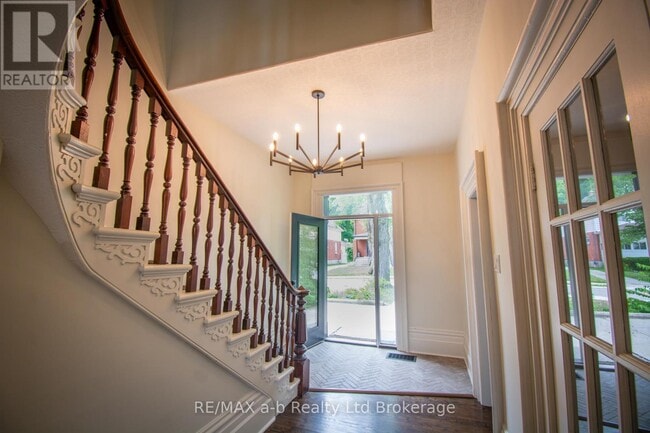 Photo - 66 Daly Ave