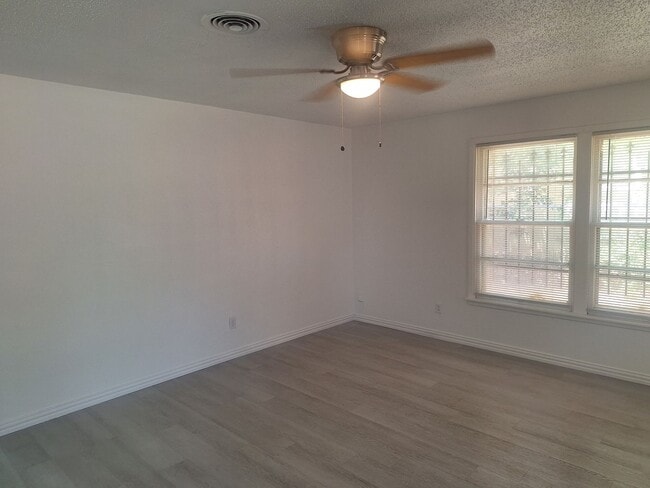 Photo - Spacious 4-Bedroom Retreat