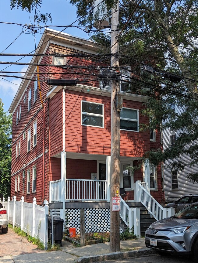 Building Photo - 79 Conwell Ave Unit 2 Rental