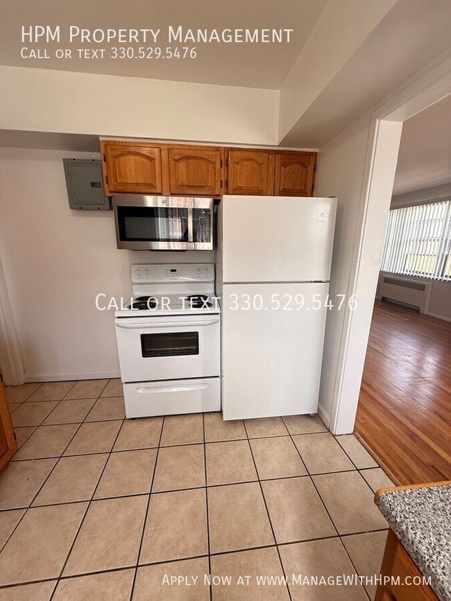 Photo - 3270 Warrensville Center Rd Unit 306