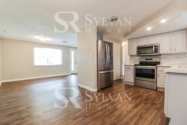 Photo - 7230 Ivanhoe Dr