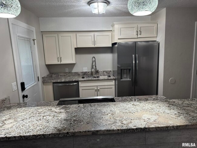 Photo - 1728 Taylor St