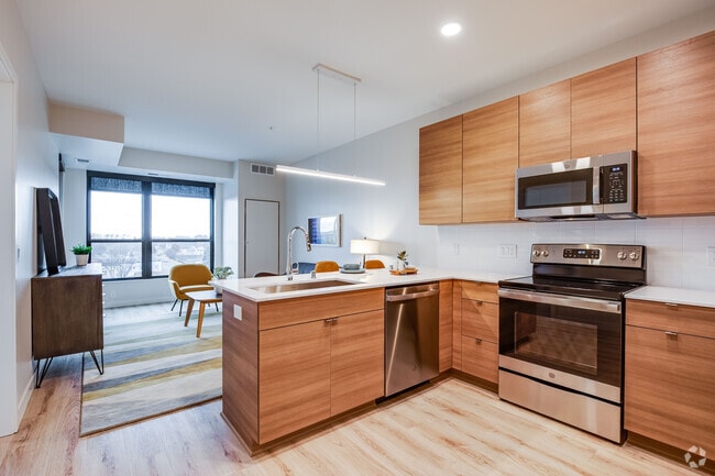 1BR, !BA - 684SF