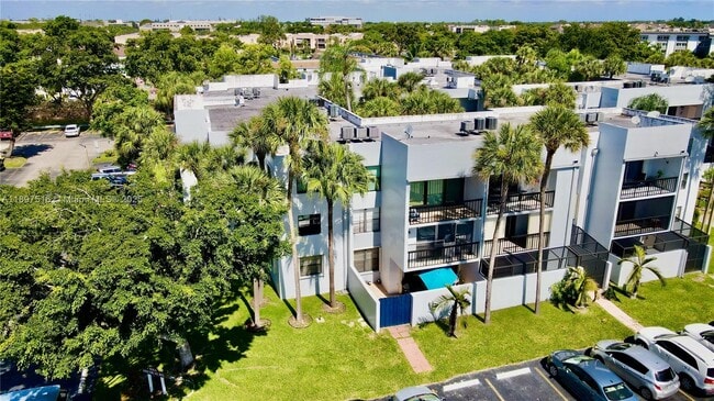 Photo - 10825 SW 112th Ave Unit 117