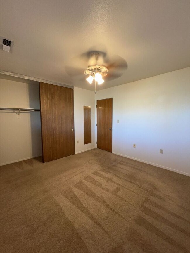 1373 Dakota Dr
