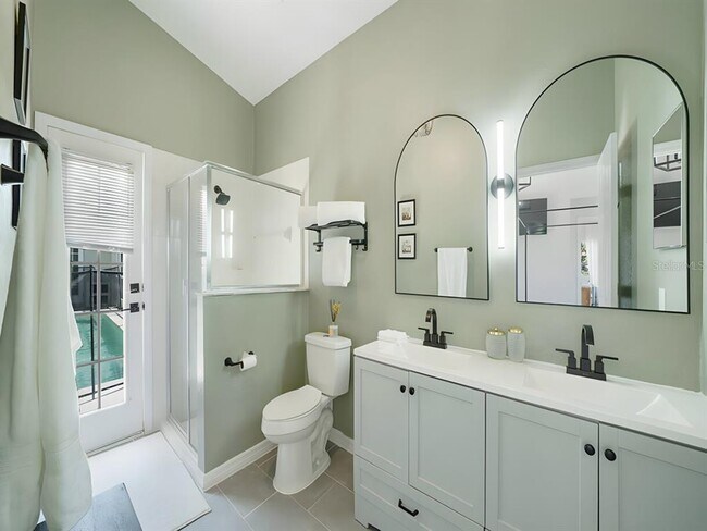 Photo - 484 Windsor Pl