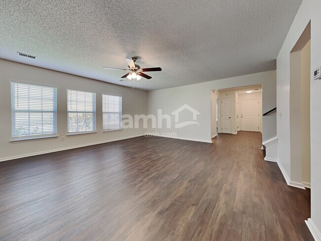 Photo - 118 Larkspur Dr