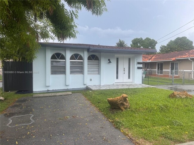 Building Photo - 7135 SW 22nd St Unit Front Rental