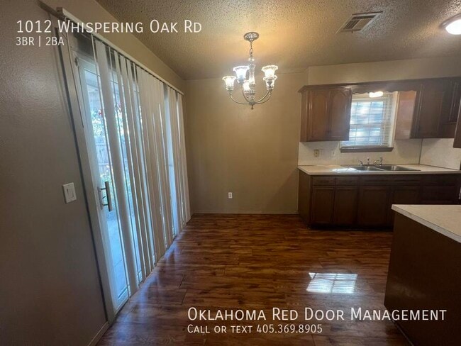 Photo - 1012 Whispering Oak Rd