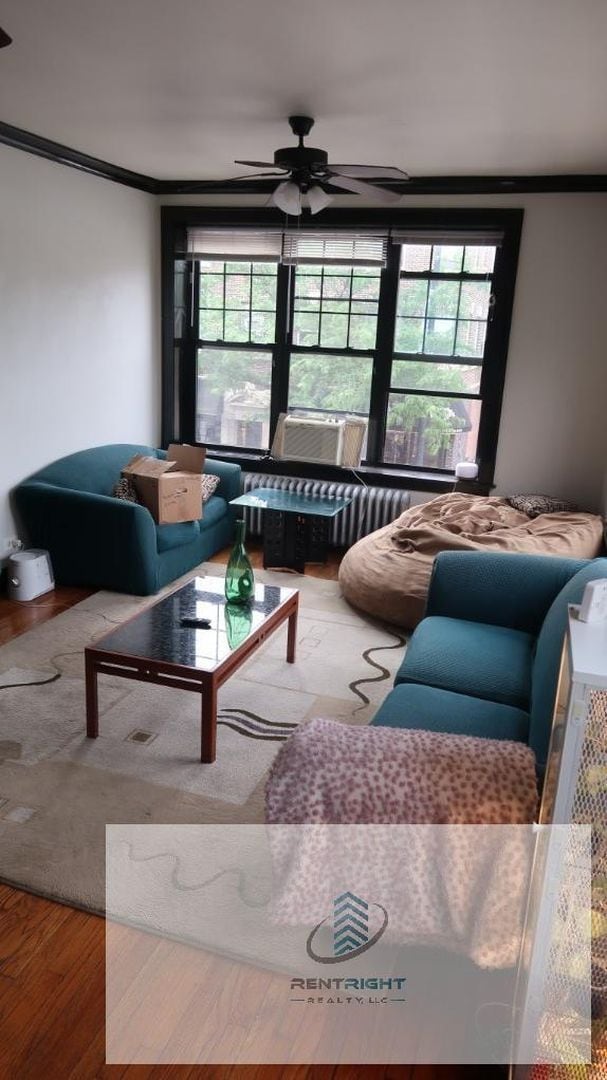 Photo - 1260 W Devon Ave