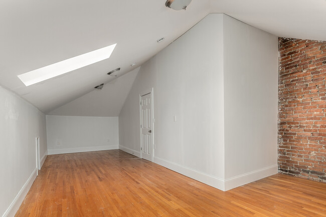 Photo - 101 Summer St Apartments Unit 3