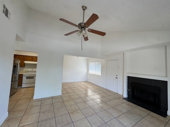 Photo - 1190 S Winery Ave