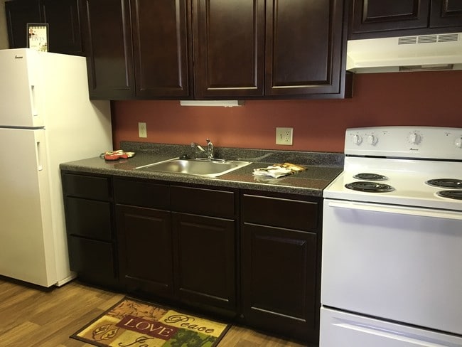 Daniel Court Apartments