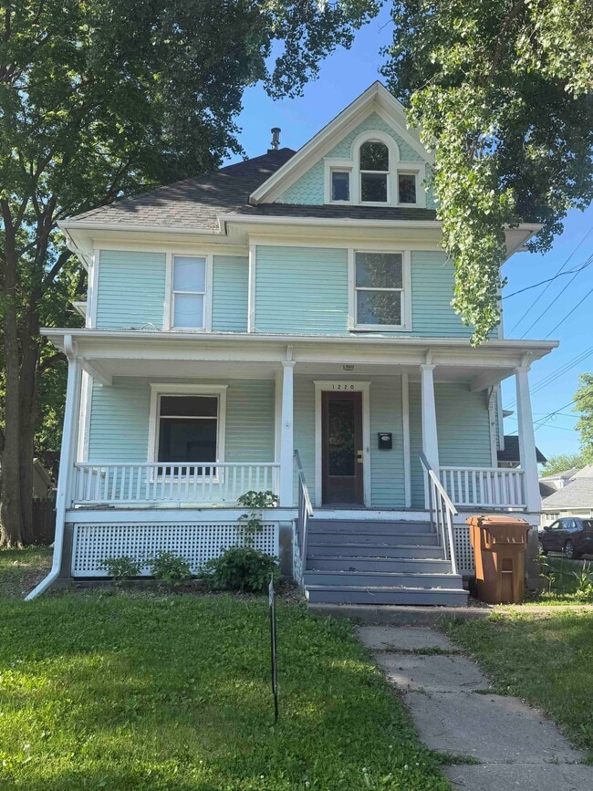 Photo - 1220 6th Ave