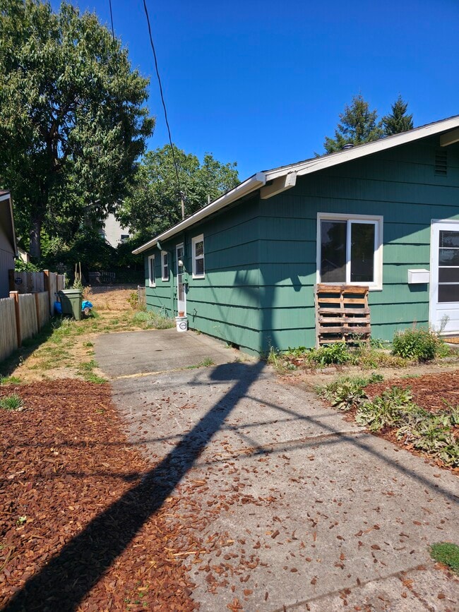 Photo - 10021 SE Harold St