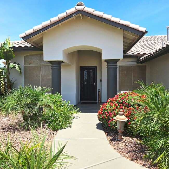 1325 S 28th Dr