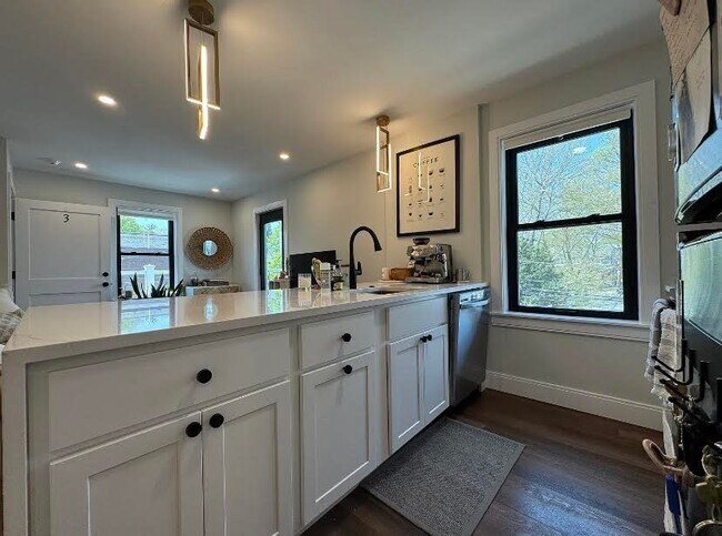 Photo - 35 Hunnewell Ave Unit 3