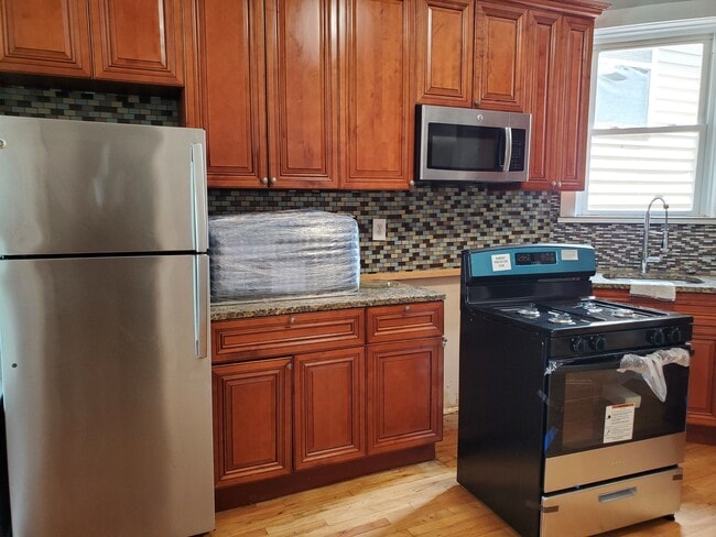 Photo - 3330 W Crystal St Apartments Unit 1