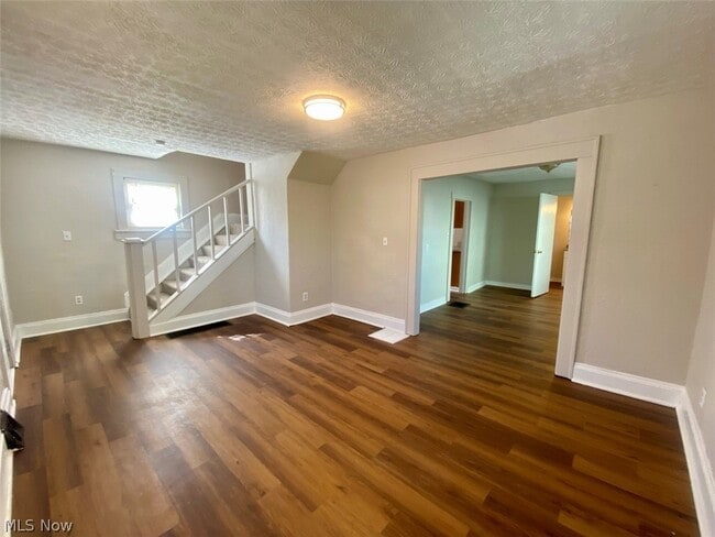 Photo - 748 Merton Ave