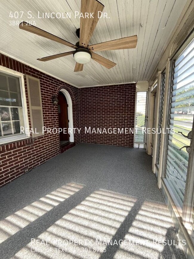 Photo - 407 S Lincoln Park Dr