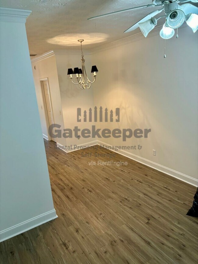 Photo - 76 Intown Pl