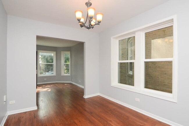 Building Photo - 3644 N Albany Ave Unit 1