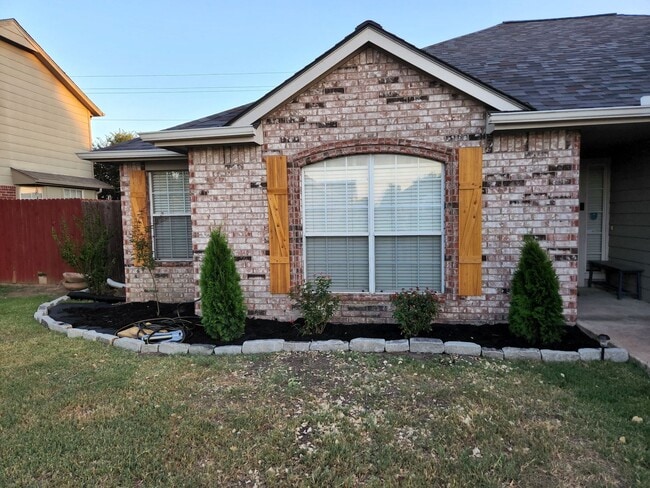 Building Photo - 3 bed 2 Bath | Collinsville
