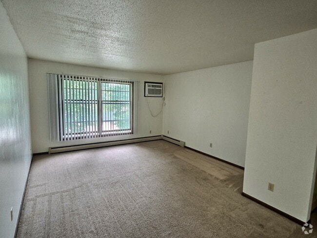Building Photo - 650 Summit Dr Unit 12 Rental