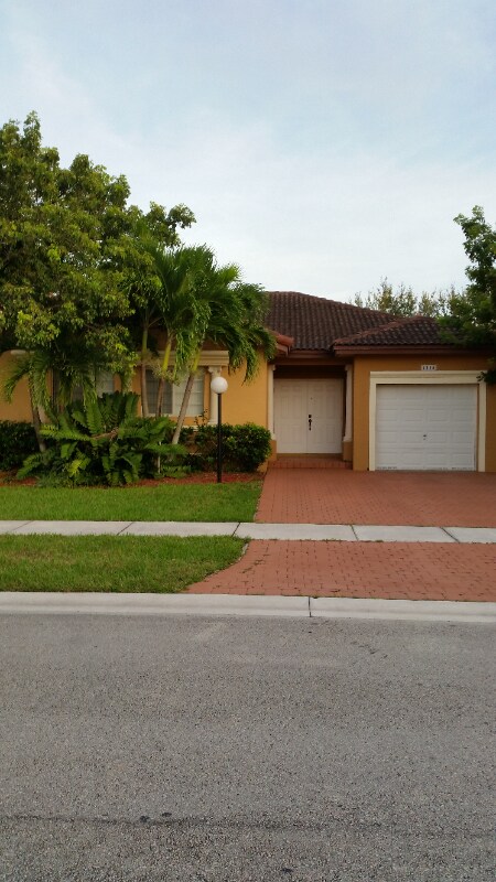 Photo - 4138 NE 30th St House
