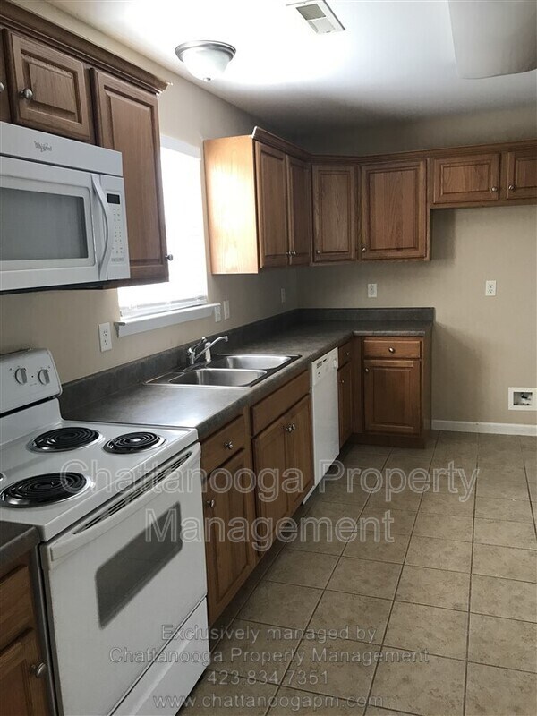 Photo - 402 Cedar Creek Dr