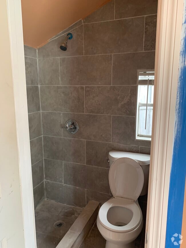 Building Photo - 331 NE 26th Ct Unit 2 Rental
