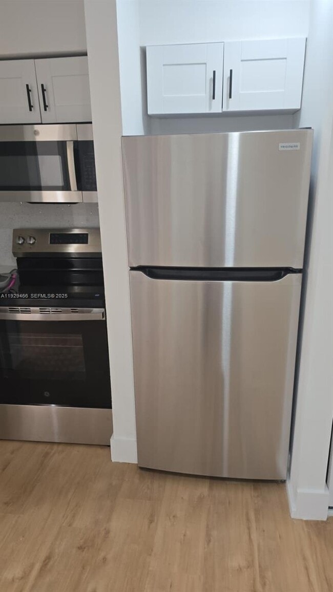 Photo - 417 NW 2nd Ave Unidad 00