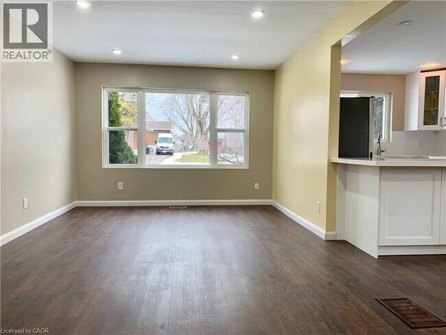 Photo - 5 Michael Ave