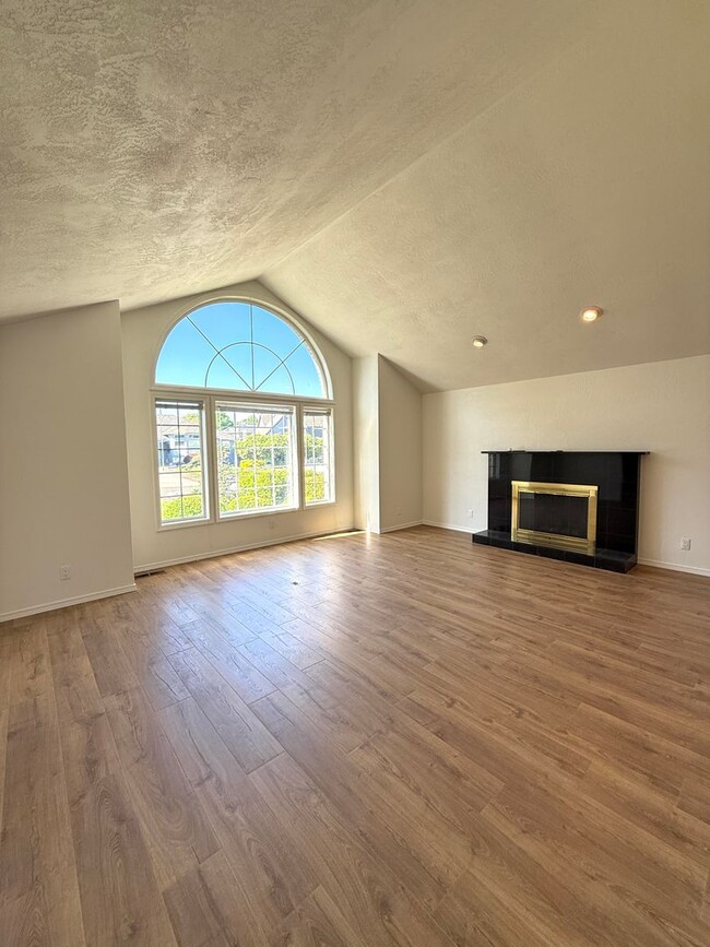 Photo - Immaculate 3 bedroom, 2 bath home in desirable Medford Neighborhood!