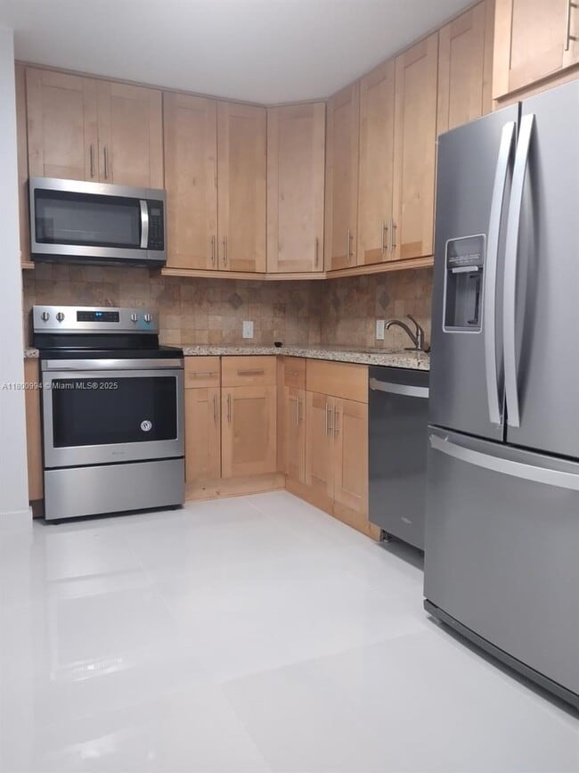 Photo - 20100 W Country Club Dr Unit 1504