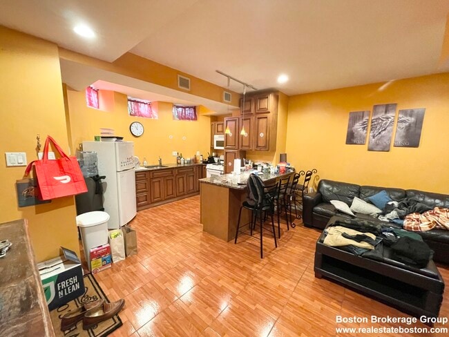 Photo - 50 St Germain St Unidad B