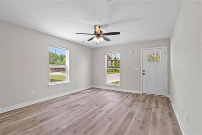 Photo - 156 SW 8th St