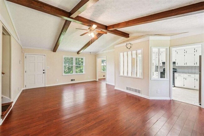 Photo - 498 Cole Dr SW