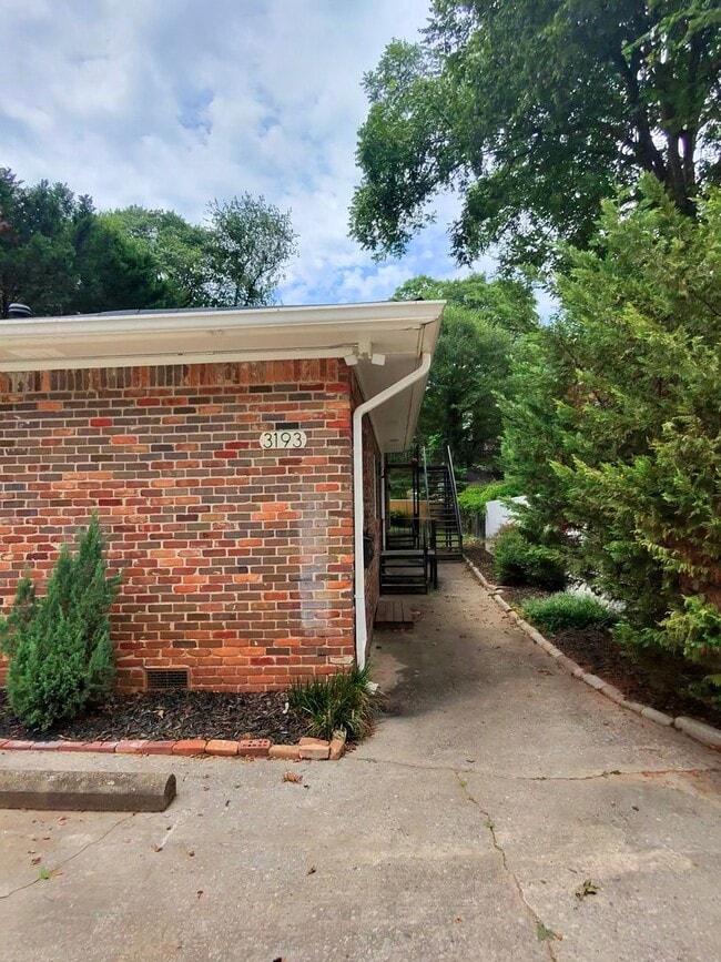 Building Photo - Fully Renovated East Point Gem – Minutes f... Rental