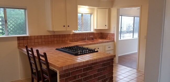 Kitchen - 2112 Clifford St Casa