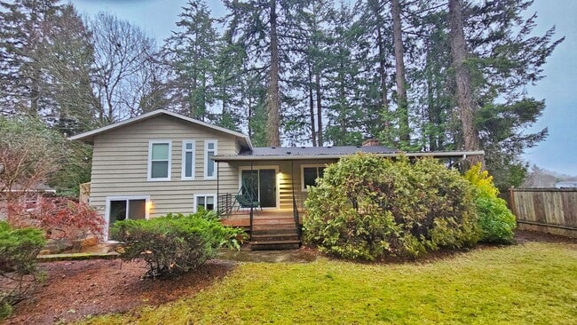 Photo - Beautiful 3 Bed 2.5 Bath Tri-level in Beautiful Covington.