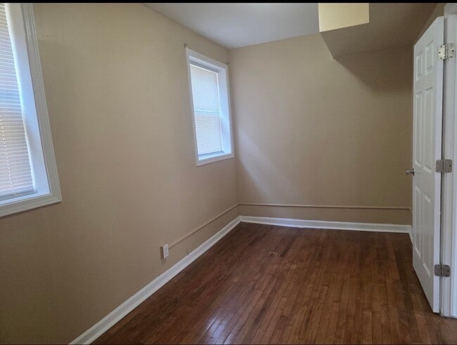 Photo - 3725 Monroe St