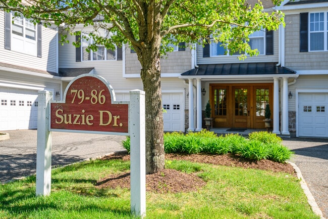 Building Photo - 82 Suzie Dr Unit 82