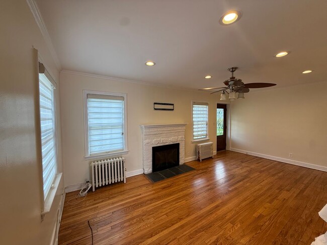 Photo - 730 Cottage St