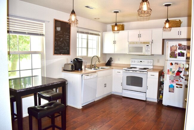 Photo - Beautiful 3 Bedroom/ 2.5 Bathroom Home in Northglenn Available May!!