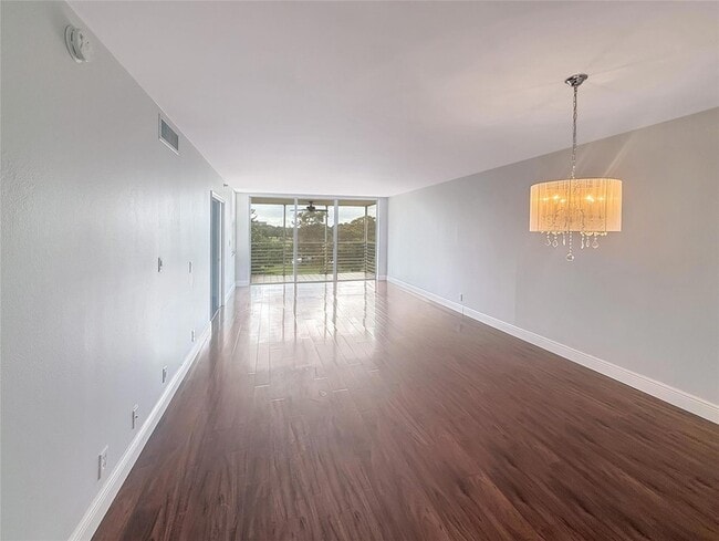 Photo - 3520 Oaks Way Unit 406